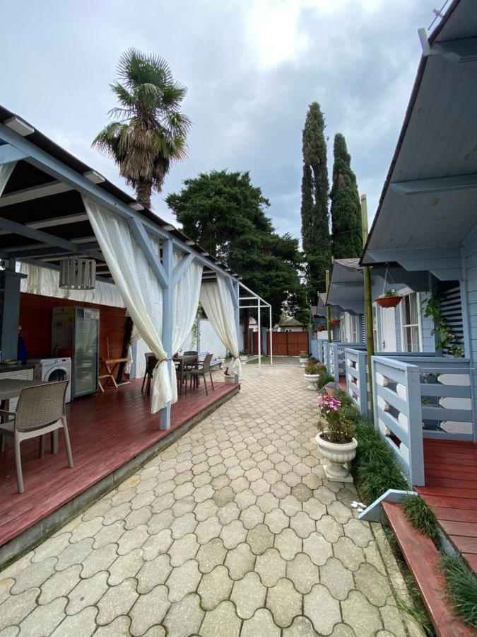 Эко Домики У Моря В Гаграх Gagra Exterior foto